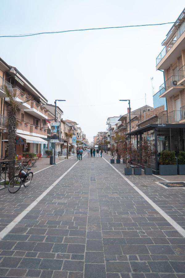 Le Camelie -Appartamenti Nuovi Porto Sant'Elpidio Exterior photo